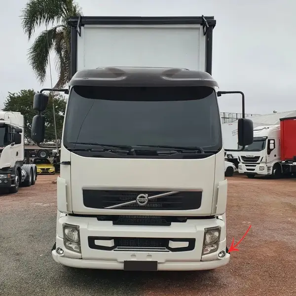Acabamento Ponteira Para-Choque Para Caminhão Volvo VM Até 2014 Lado Esquerdo