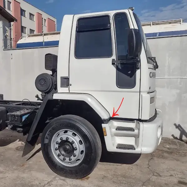 Acabamento Protetor Para-Lama Cabine para Caminhão Ford Cargo 2000 á 2011 Lado Esquerdo