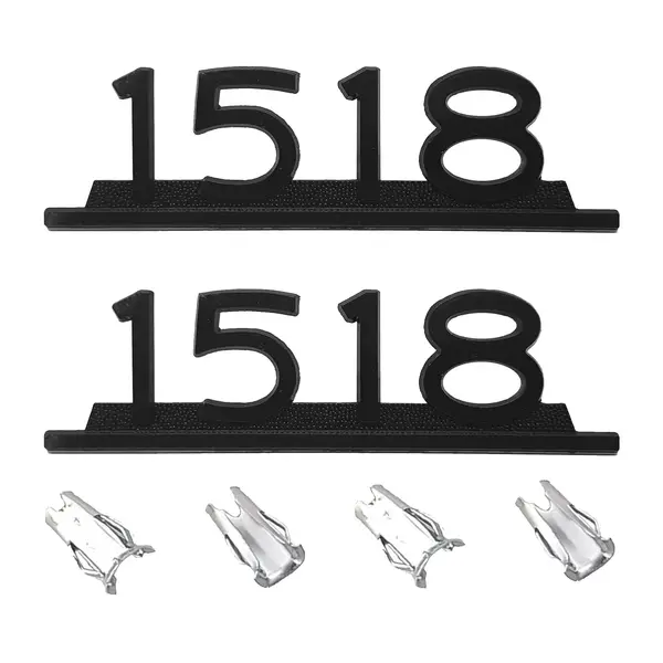 Emblema Caminhão MB 1518 Preto de Ferro Zamak c/ Presilha Par