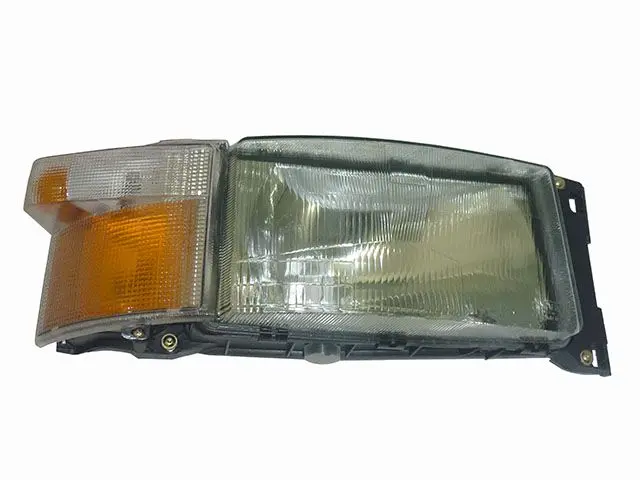 Farol c/ Pisca Dir Scania S4