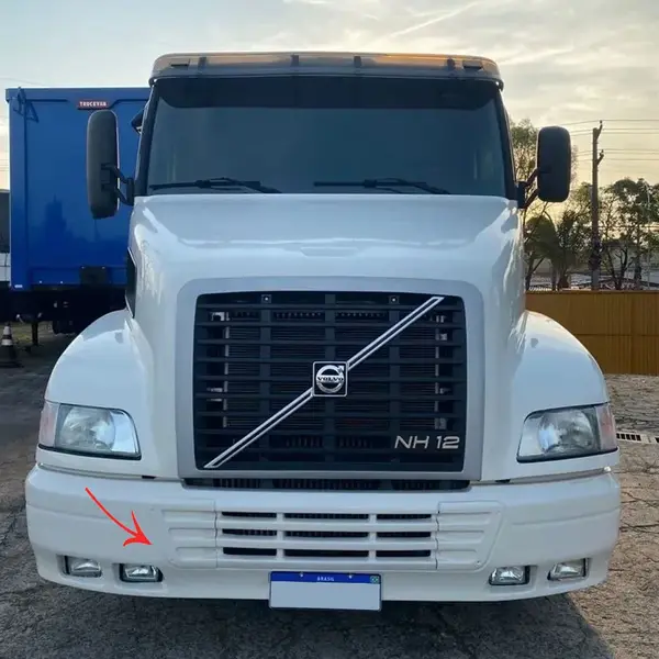 Tampa Rocador Para-Choque Dianteiro Para Caminhão Volvo NH 2000 á 2004 Lado Esquerdo